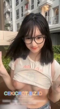 Spil Toket depan Apartement