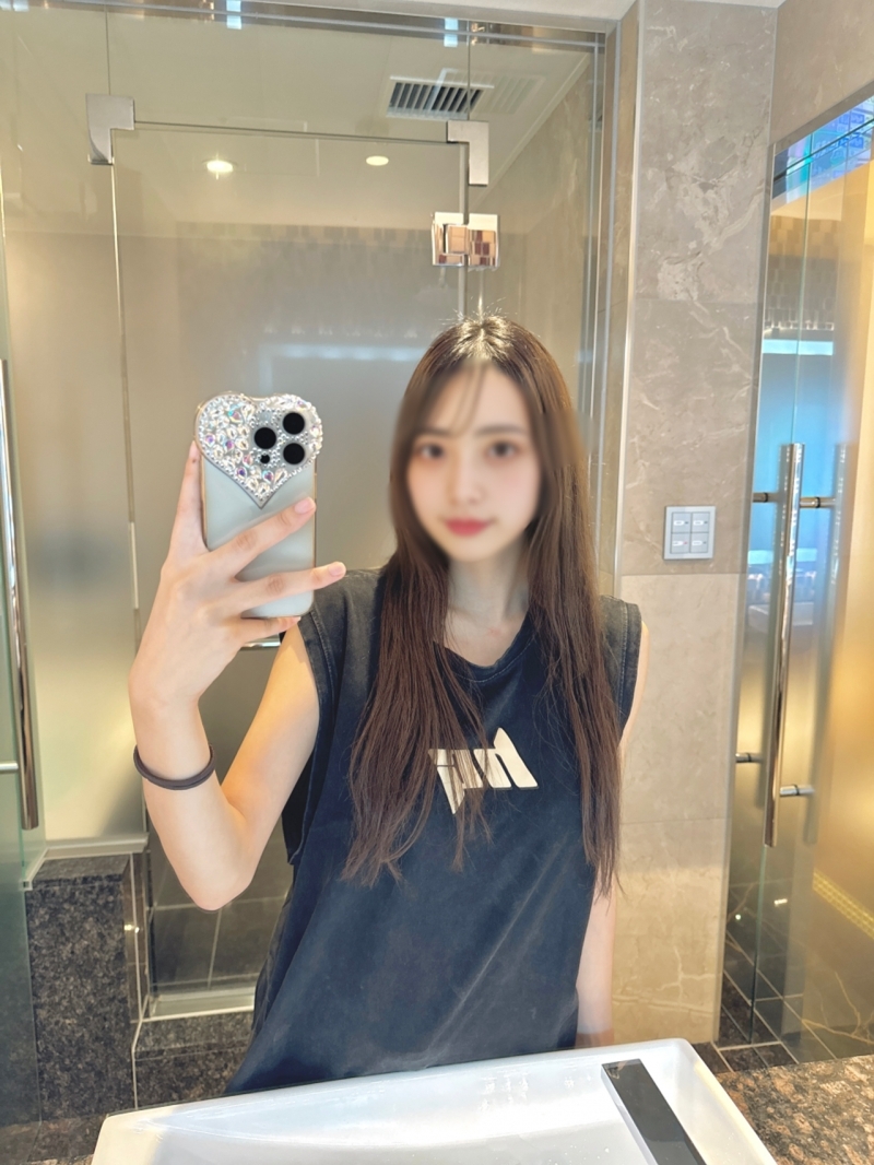 FC2-PPV-4546071 [Face Revealed] [First Shoot] YouTuber in the making arrives on FC2! I peed myself from the tension and pleasure of the shoot... *Revi