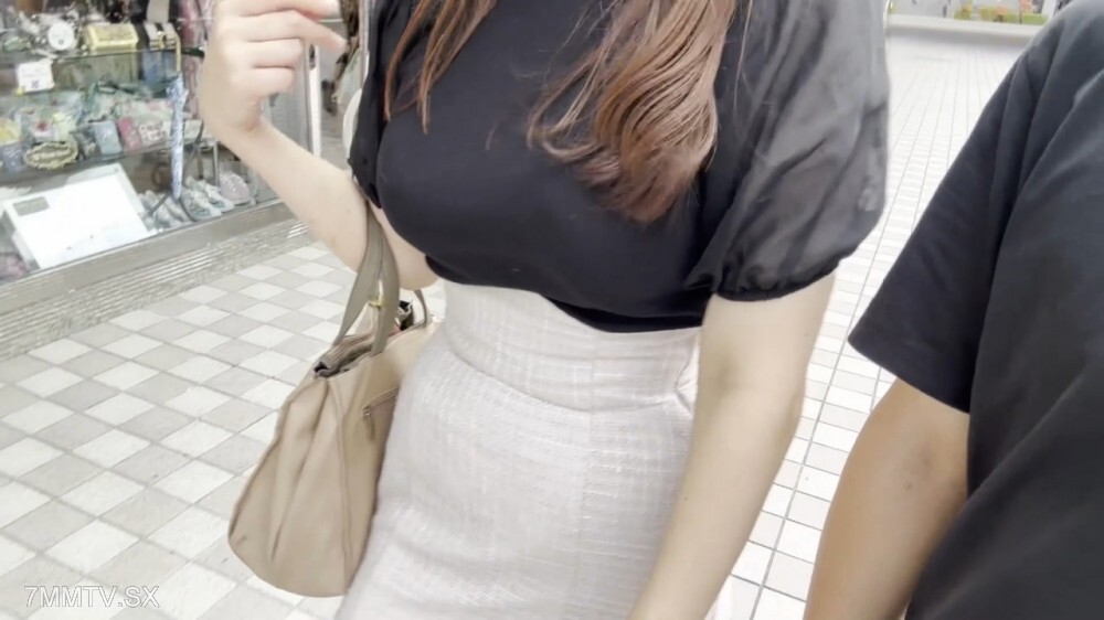 FC2-PPV-4754393 Nerima Ward, a married woman living in a marriage! The lawless and strong-willed relationship is strong, and after the large-scale oil