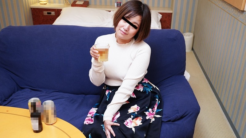 PARATHD-4011 - ``I want that cock!'' A frustrated young wife comes to the house and is hit by a big dick that is bigger than her husband